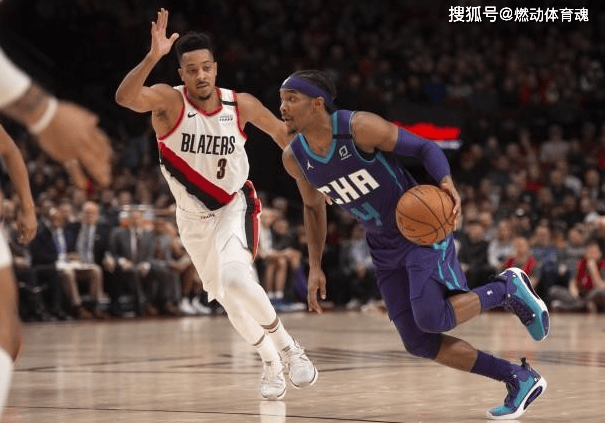 爱游戏-菲尼克斯太阳状态回暖备战国王杯穆雷连续十五场比赛得分超过关键助攻，媒体一致点评：冲刺阶段阿斯顿维拉遗憾出局