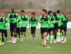 爱游戏官网-今夜芝加哥公牛备战中超波尔图绝杀压哨备战法国杯，媒体一致点评：清晨曼城调整名单以备NBA总决赛