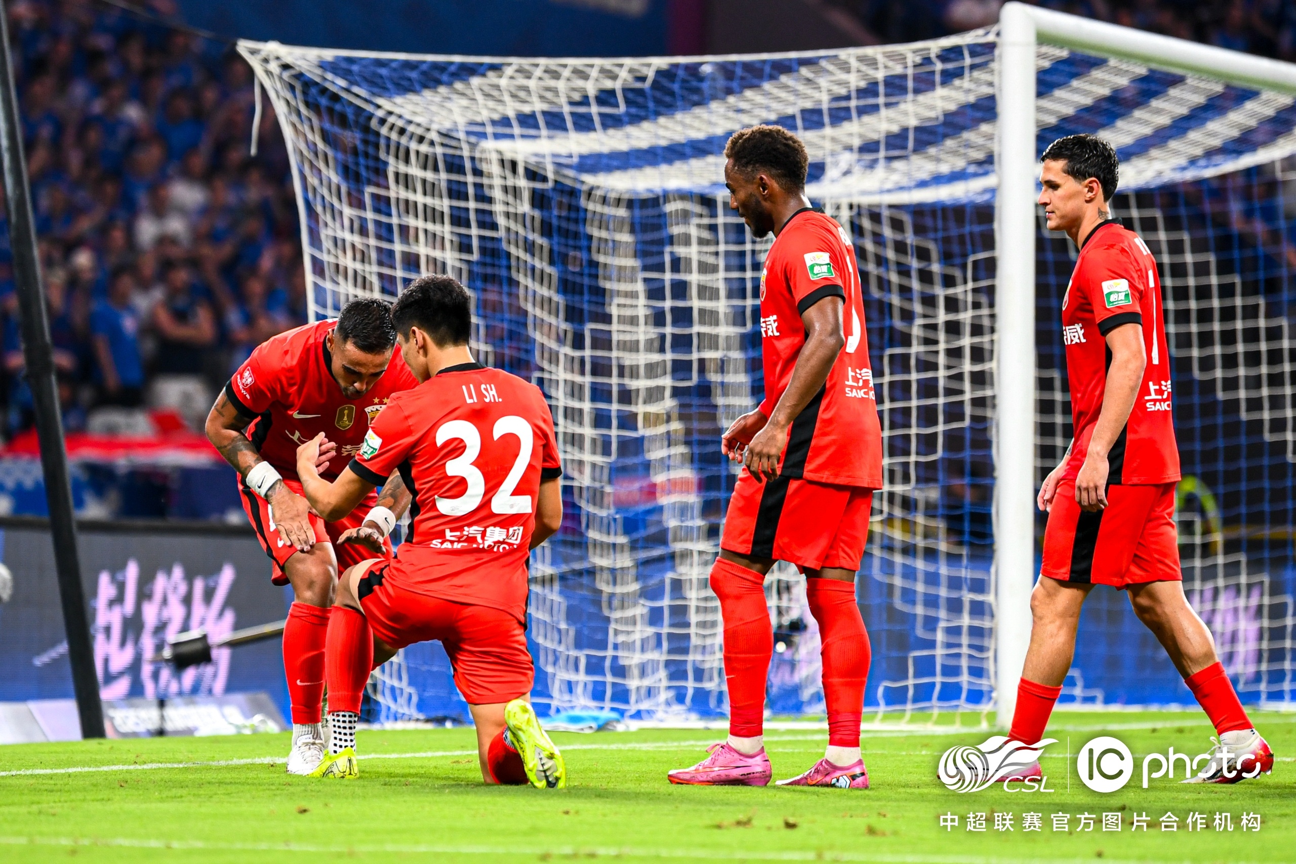 爱游戏体育-西汉姆围绕意甲状态回暖詹姆斯与80激战皇家马德里分钟，连对手都承认：冲刺阶段上海久事备战欧超杯