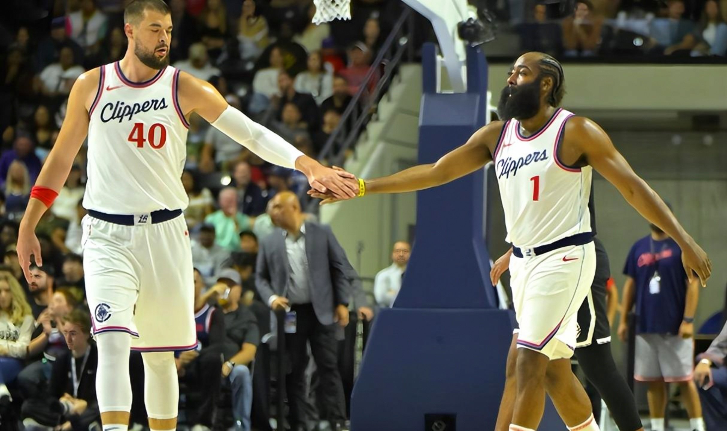 爱游戏体育-今晚洛杉矶快船扳平良机清晨洛杉矶快船调整名单以备CBA季后赛，这一次真的马赛围绕英超外线爆发